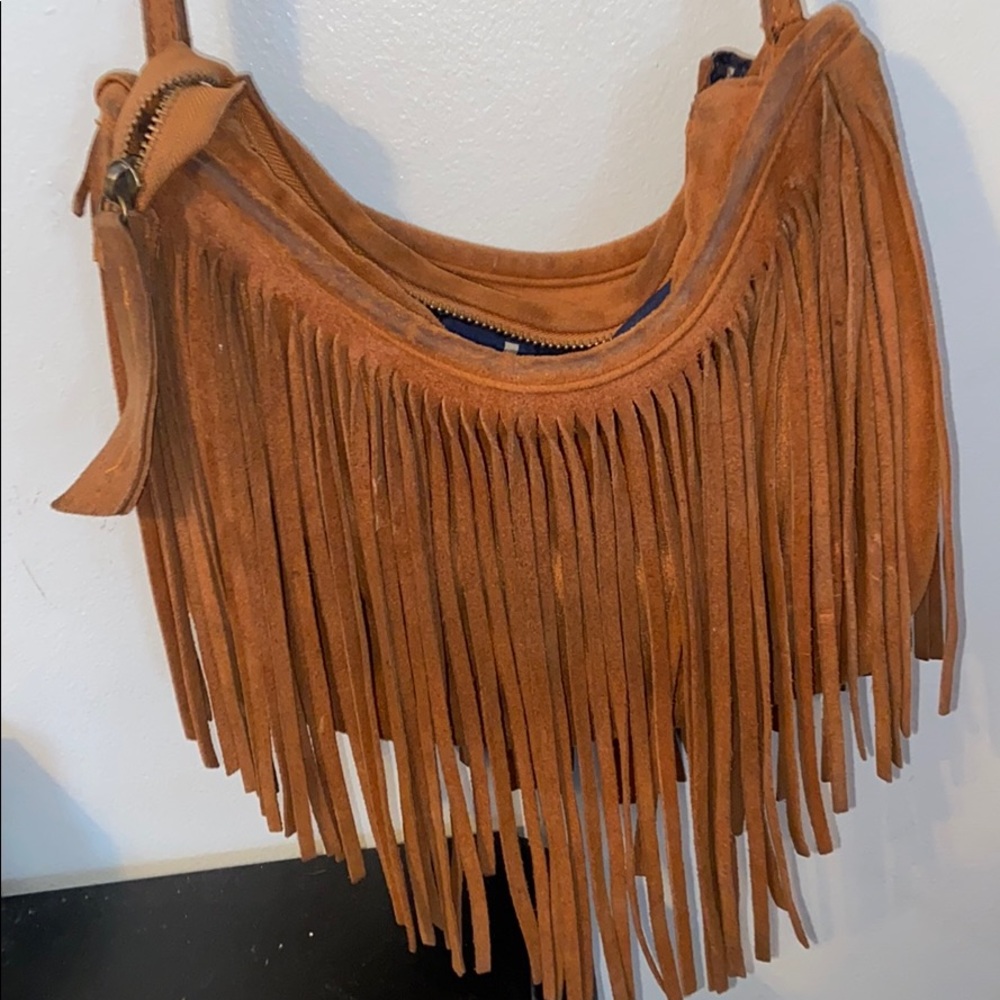 long strap fringe bag🤍